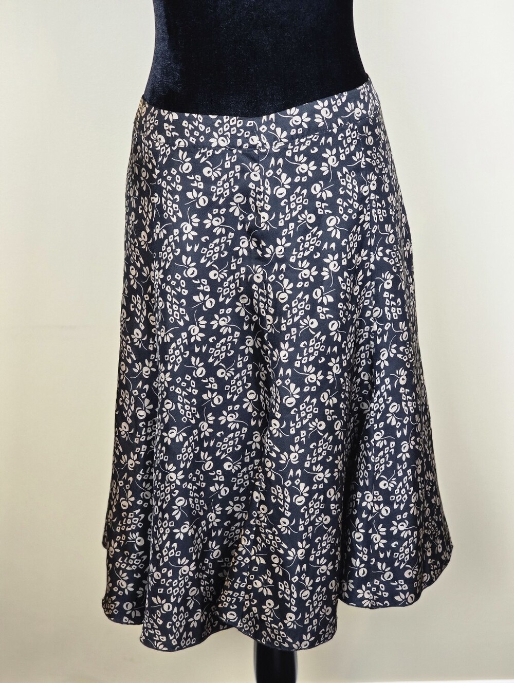 Vintage Jacob 100% Silk Ditsy Floral Midi Skirt Closet Staple
